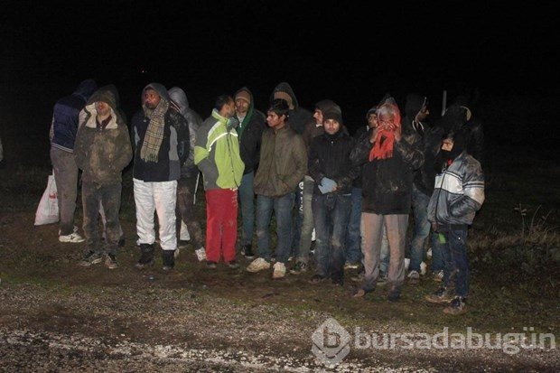 Otobüs ile otomobil çarpıştı 4 ölü, 30 yaralı