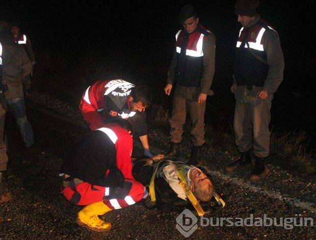 Otobüs ile otomobil çarpıştı 4 ölü, 30 yaralı