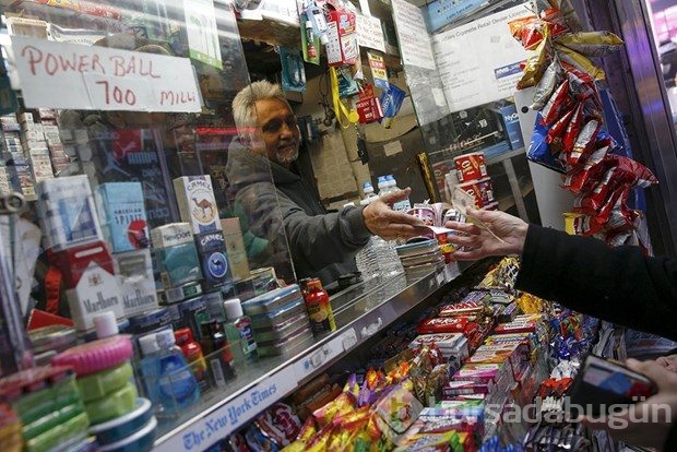 700 milyon dolarlık rekor loto ikramiyesi