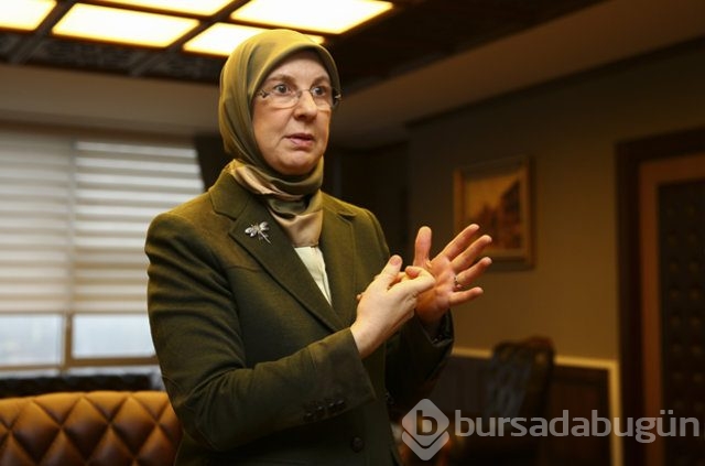 Sema Ramazanoğlu işaret dilini öğreniyor	
