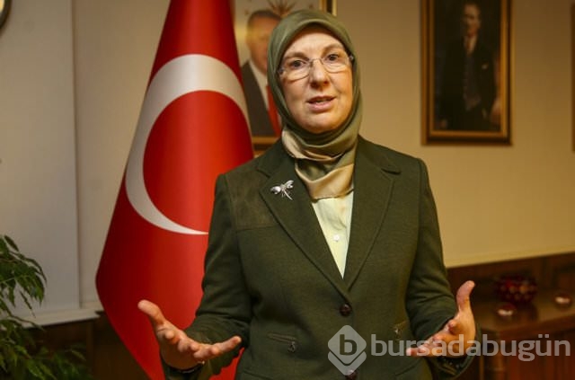 Sema Ramazanoğlu işaret dilini öğreniyor	
