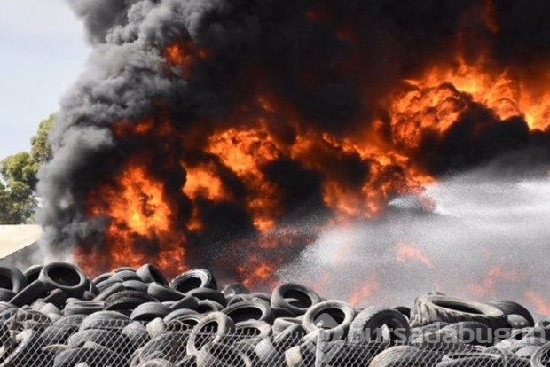 12 bin araba lastiği cayır cayır yandı