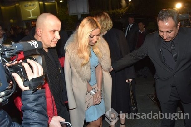 Hadise soğuğa dayanamadı!