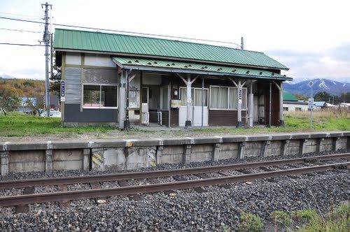 Koca tren sadece onun için geliyor!	