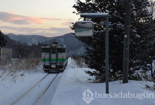 Koca tren sadece onun için geliyor!	
