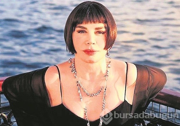 Delibal filmi galasına Sezen'den özel klip
