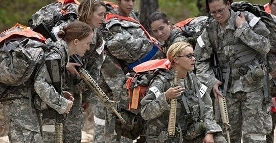 ABD'nin kadın askerleri cephede savaşacak