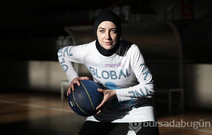 Bosna Hersekli kadın basketbolcu Indira Kaljo