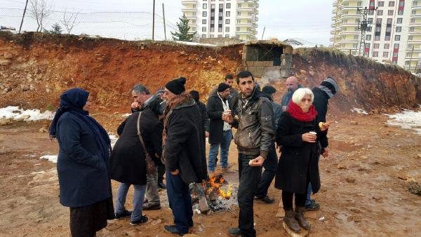 Şırnak'a girmek isteyen araçlara engel!