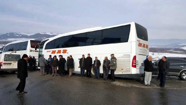 Şırnak'a girmek isteyen araçlara engel!