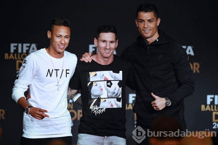 Messi herkesi ters köşe yaptı