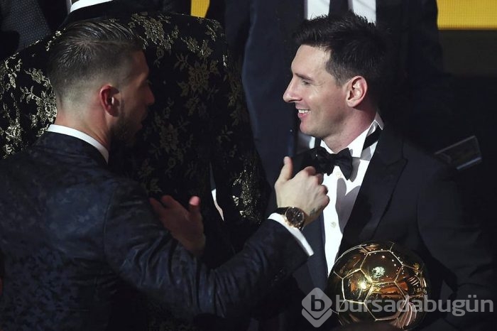 Messi herkesi ters köşe yaptı