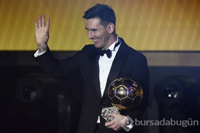Messi herkesi ters köşe yaptı
