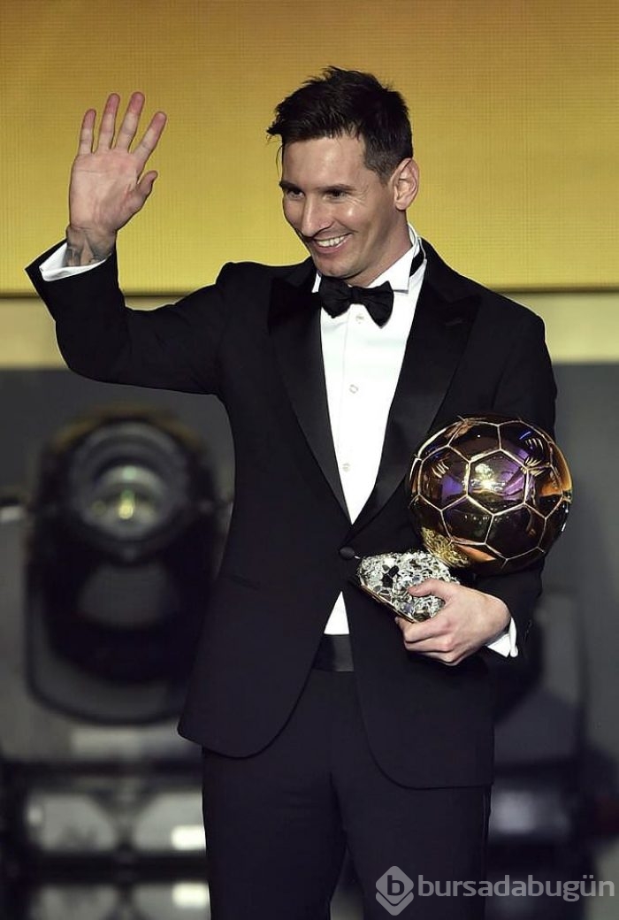 Messi herkesi ters köşe yaptı