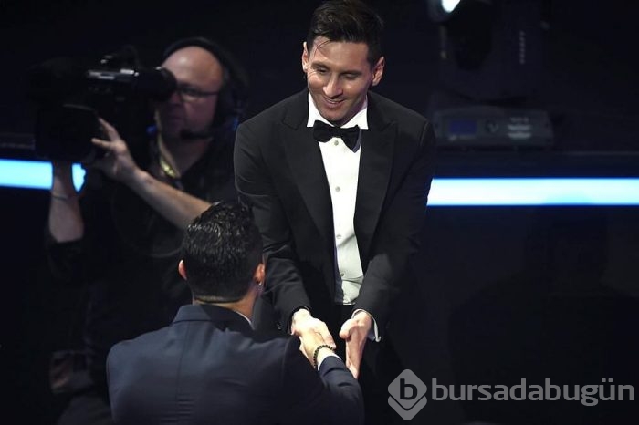 Messi herkesi ters köşe yaptı