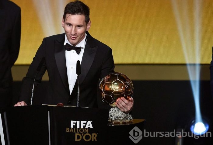 Messi herkesi ters köşe yaptı