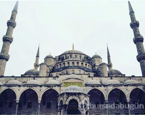 Ünlülerden Sultanahmet terörüne tepki yağdı	