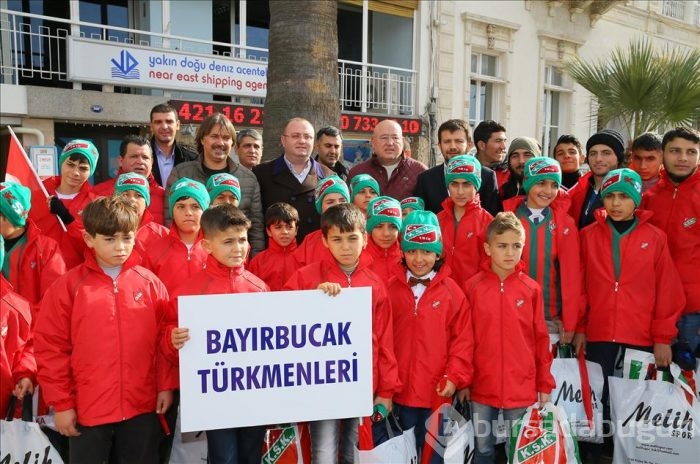 Türkmen çocuklar "futbol hayalleri" için İzmir'de