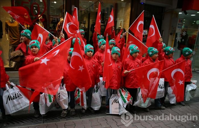 Türkmen çocuklar "futbol hayalleri" için İzmir'de