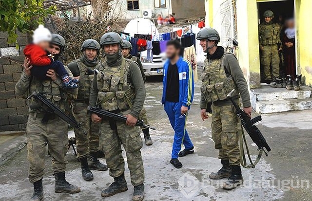 Silopi'de Mehmetçik'ten şefkat eli