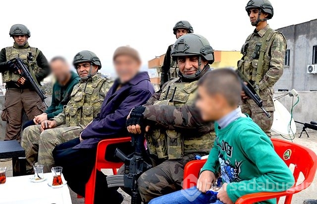 Silopi'de Mehmetçik'ten şefkat eli