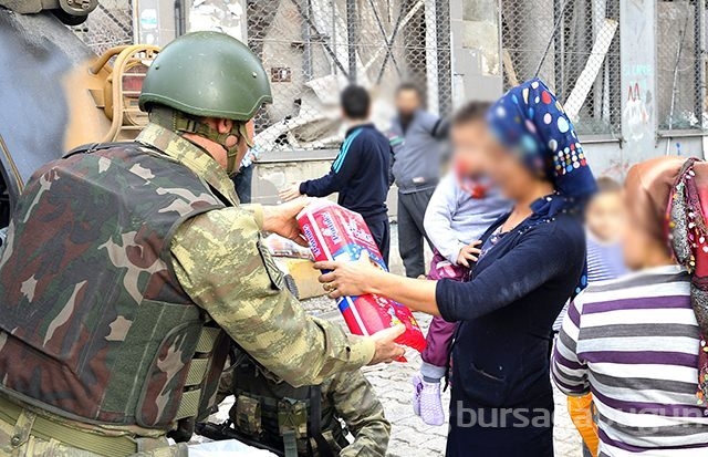 Silopi'de Mehmetçik'ten şefkat eli