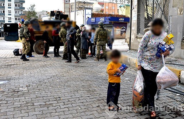 Silopi'de Mehmetçik'ten şefkat eli