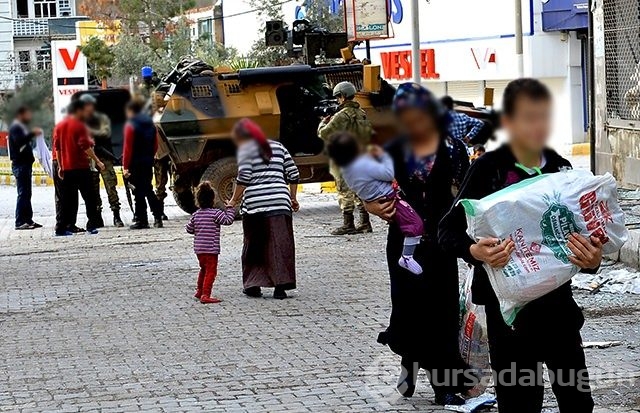 Silopi'de Mehmetçik'ten şefkat eli
