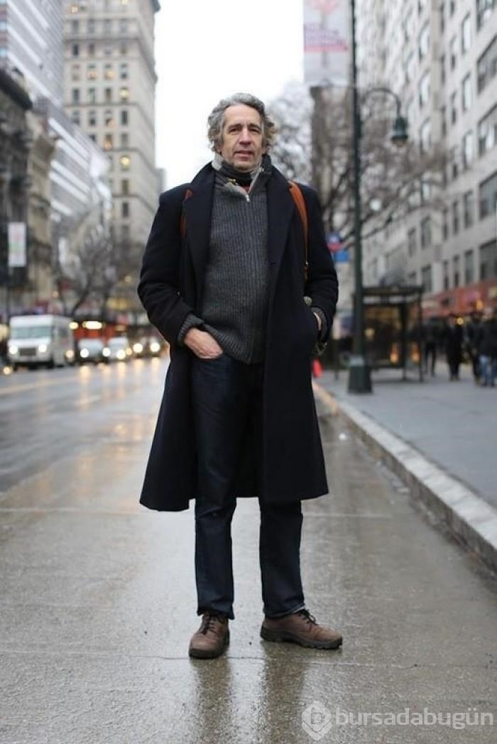 Пожилой мужчина москва. Старики Нью Йорка. Брэндон Стэнтон люди Нью Йорка. Пожилой мужчина в пальто. Стильный пожилой мужчина в пальто.