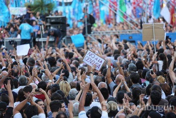 İfade özgürlüğü için sokağa indiler