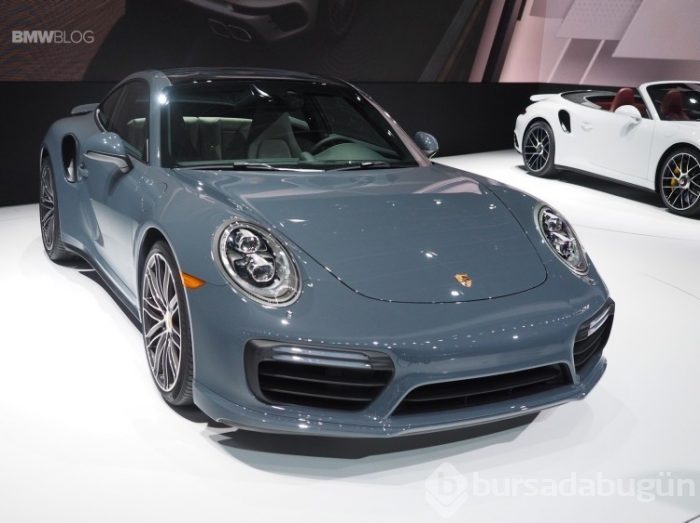 Porcshe'un yeni modeli Detroit'te sahne alıyor