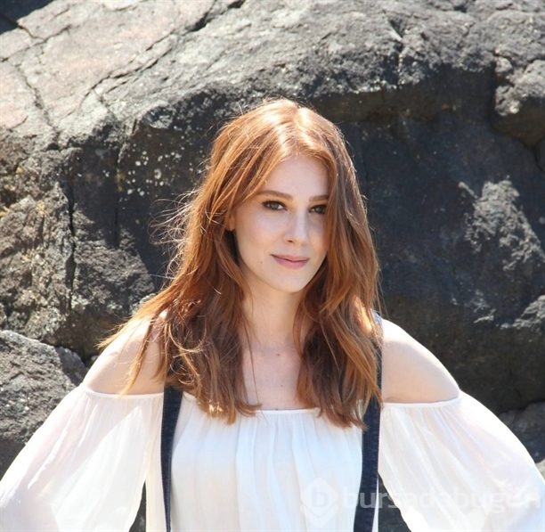 Elçin Sangu'nun bu fotoğrafı tartışmaları bitirdi!