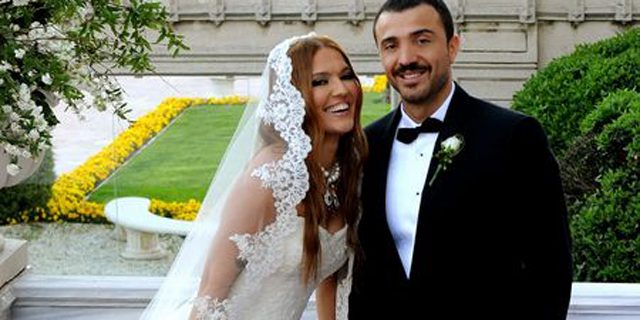 Demet Akalın'a eşinden servet değerinde hediye
