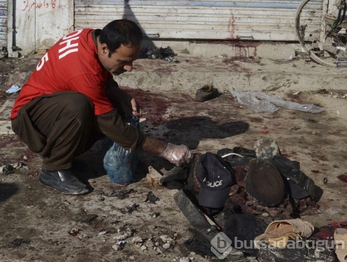 Pakistan'da bombalı saldırı! 14 ölü