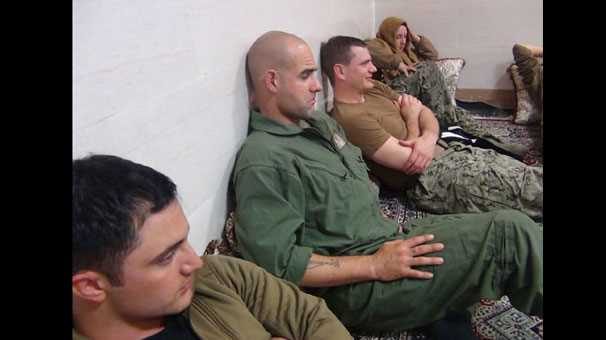 İran Amerika askerlerini serbest bıraktı