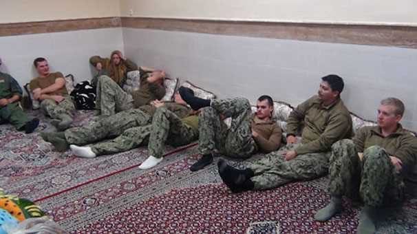 İran Amerika askerlerini serbest bıraktı