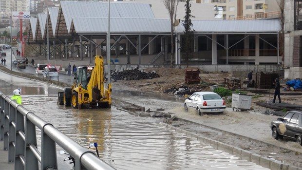 Canını zor kurtardı!