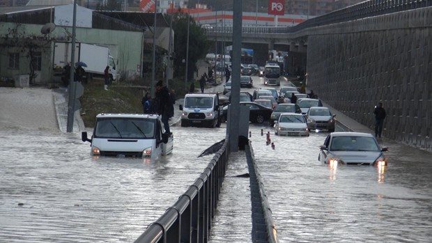 Canını zor kurtardı!