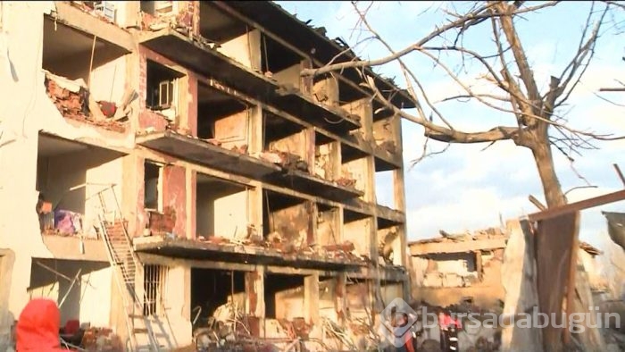 Diyarbakır'da emniyet müdürlüğüne bombalı saldırı	
