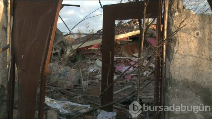 Diyarbakır'da emniyet müdürlüğüne bombalı saldırı	
