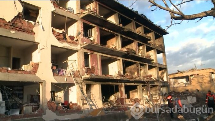 Diyarbakır'da emniyet müdürlüğüne bombalı saldırı	
