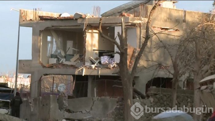 Diyarbakır'da emniyet müdürlüğüne bombalı saldırı	
