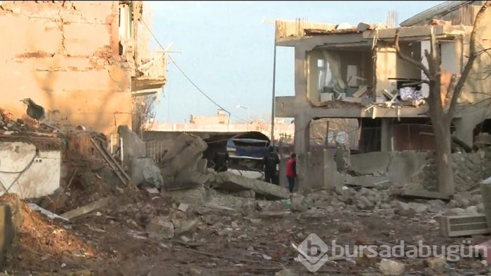 Diyarbakır'da emniyet müdürlüğüne bombalı saldırı	
