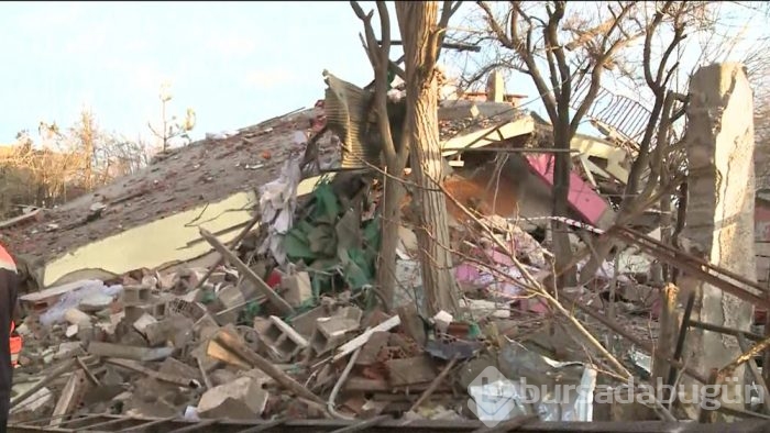 Diyarbakır'da emniyet müdürlüğüne bombalı saldırı	
