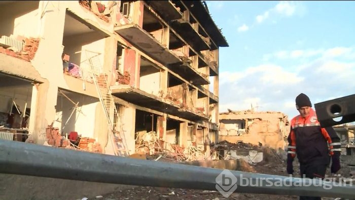 Diyarbakır'da emniyet müdürlüğüne bombalı saldırı	
