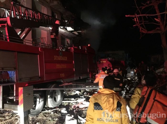 Diyarbakır'da emniyet müdürlüğüne bombalı saldırı	
