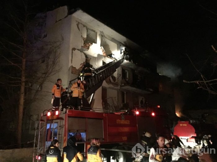Diyarbakır'da emniyet müdürlüğüne bombalı saldırı	

