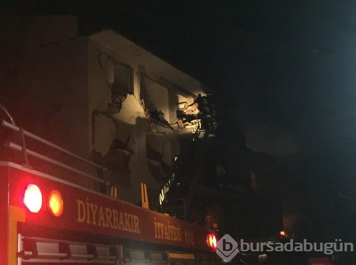 Diyarbakır'da emniyet müdürlüğüne bombalı saldırı	

