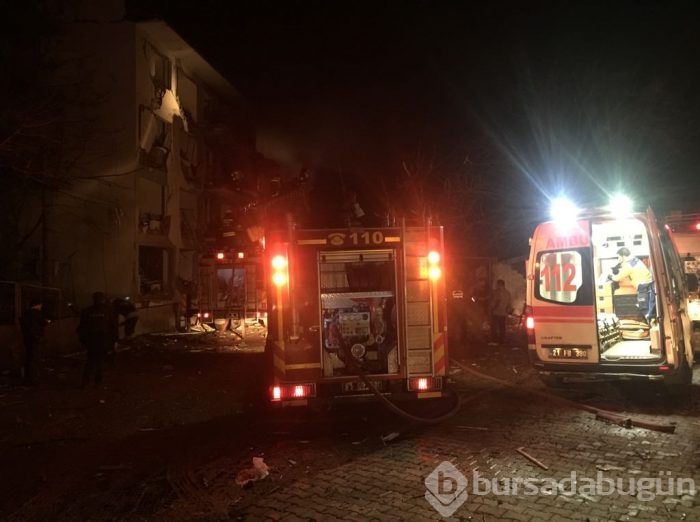Diyarbakır'da emniyet müdürlüğüne bombalı saldırı	
