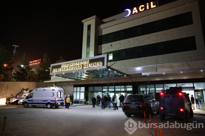 Diyarbakır'da emniyet müdürlüğüne bombalı saldırı	

